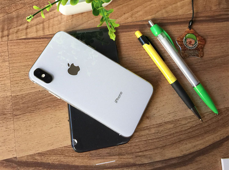 苹果(Apple) iPhone X 4G手机 5.8寸屏幕 灰色银